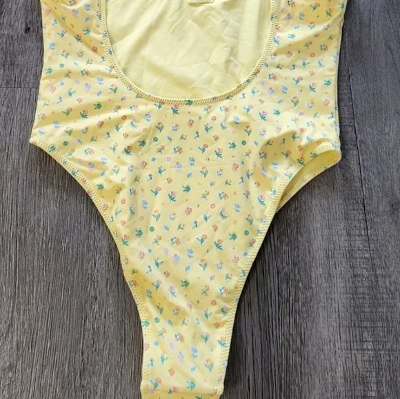 New!Frankies Bikinis X Pamela Anderson One Piece Swimsuit - Picture 13 of 15